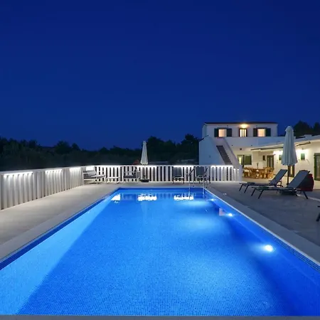 Vila House Natura *