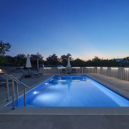 Vila House Natura *